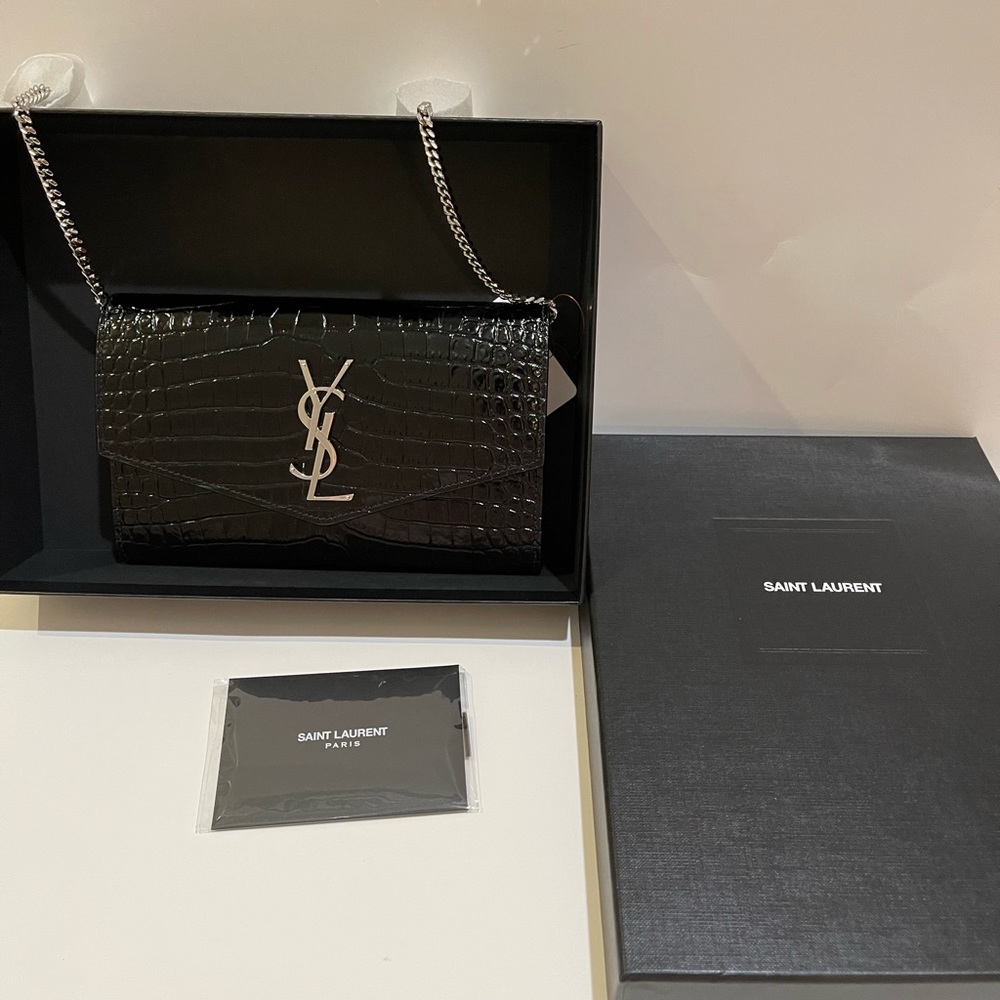 🚫SOLD 🚫Authentic Saint Laurent Uptown Wallet o